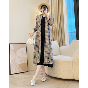 Abrigo plisado para mujer-Gabardina elegante estampada de moda de talla grande al por mayor-Se aceptan pedidos personalizados - Product Image 1