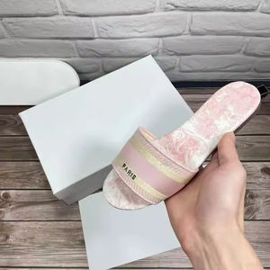 2026 Top 1 Qualität Echtes Leder Luxus Damen Sommerschuhe Damen Slides Pantoffeln Flach für Frauen Christiansi Diorsi - Product Image 2