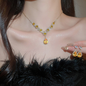 Ensemble de bijoux pour femmes pour dîner de gala, collier et boucles d'oreilles en zircon jaune en forme de goutte d'eau, de haute qualité - Product Image 2