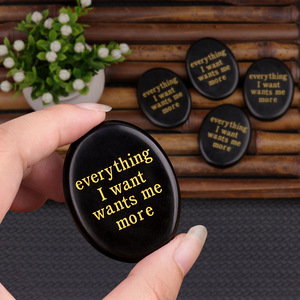 Bán Buôn Chất Lượng Cao 45Mm Hình Bầu Dục Tự Nhiên Đá Obsidian Thêm Tay Khắc Nhân Vật Massage Ngón Tay của Bạn Để Giảm Căng Thẳng - Product Image 2