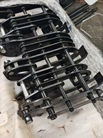 Mini-excavatrice fiable avec équipements hydrauliques : pince grappilleuse et tarière pour le développement terrestre