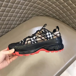 Chaussures de sport de luxe de haute qualité pour femmes, antidérapantes, à lacets, tendance, chaussures athlétiques, chaussures de course respirantes pour hommes - Product Image 2