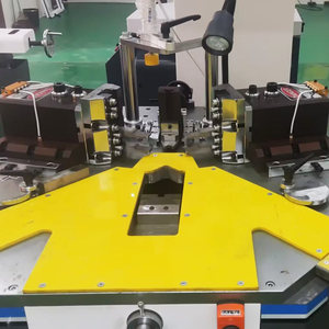 Machines d'assemblage et de sertissage d'angle pour portes et fenêtres en alliage d'aluminium robuste <span class=keywords><strong>PVC</strong></span>/UPVC, vente en gros d'usine 2026, avec PLC - Product Image 3