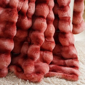 Manta de Piel Sintética <span class=keywords><strong>para</strong></span> Sofá, Acogedora, Suave, Esponjosa, Gruesa, Tipo Burbuja, Color Frambuesa, <span class=keywords><strong>para</strong></span> Regalo del Día de la <span class=keywords><strong>Madre</strong></span> o Cumpleaños <span class=keywords><strong>para</strong></span> Mujeres - Product Image 3