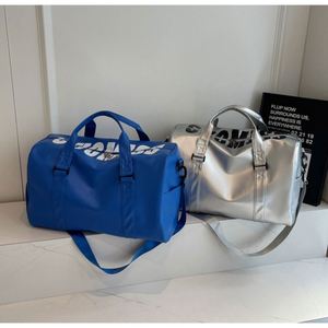 กระเป๋าเดินทางสุดสัปดาห์ขนาดใหญ่ กระเป๋ากีฬา PU สำหรับฝึกซ้อม แยกส่วนเปียกและแห้ง กระเป๋าเดินทางดีไซน์ทันสมัย รับสั่งทำ - Product Image 5