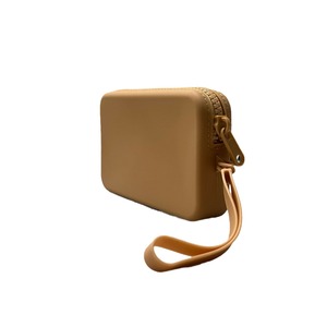 Pochette de maquillage en silicone écologique avec logo personnalisé, fermeture éclair et poignée souple pour les voyages, sac à cosmétiques pour petites filles - Product Image 4