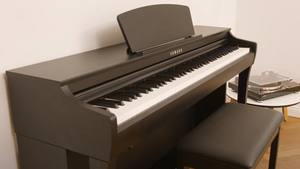 Piano Digital YamahaS CLP725 de 88 Teclas - Piano Digital de Alta Gama para el Hogar y Presentaciones Clavinova - Product Image 6