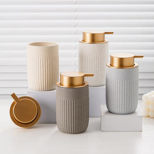 Flacon simple en céramique à rayures pour désinfectant pour les mains, shampoing, gel douche, détergent - Product Image 3