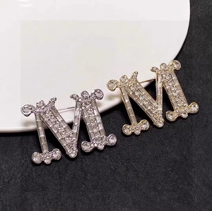 Broche de Lujo Ligero 2026 con Letras para Boda, Fiesta o Compromiso - Product Image 5