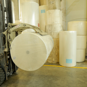 Vente en gros de papier hygiénique en rouleau jumbo de 2-3 plis du Vietnam Papier hygiénique commercial à texture douce pour usage domestique - Product Image 1