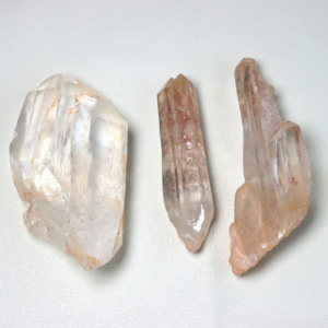 उच्च गुणवत्ता स्पष्ट क्वार्ट्ज क्रिस्टल बिंदु शुद्धिकरण शेष क्रिस्टल क्वार्ट्ज शिल्प और ध्यान चिकित्सा के लिए - Product Image 4