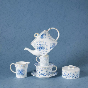 Juego de Té de Porcelana China con Diseño Floral Azul <span class=keywords><strong>y</strong></span> Blanco de Lujo P&T, <span class=keywords><strong>Tetera</strong></span> <span class=keywords><strong>y</strong></span> Taza de Café de Cerámica con Logotipo para Hotel, Restaurante, Boda - Product Image 1