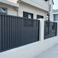 Panneaux de clôture en aluminium modernes pour l'extérieur, à lames orientables, personnalisables, faciles à installer, revêtement poudré, robustes, pour l'intimité et la sécurité.