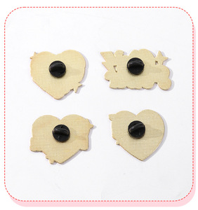 Badges en émail Girl Power, forme cœur, épingles de revers en émail souple, design féministe pour sacs à dos, vêtements, chapeaux, étiquettes, épingles en émail personnalisées - Product Image 4