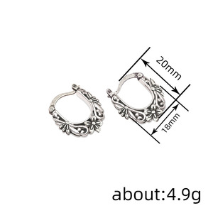 Orecchini a polsino a forma di U con texture floreale per donna, gioielli minimalisti alla moda - Product Image 5