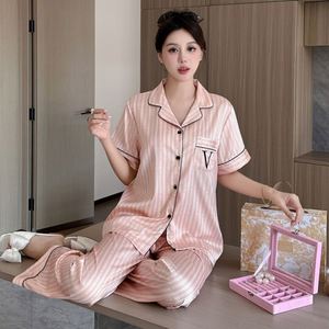 Conjunto de <span class=keywords><strong>Pijamas</strong></span> Navideños de Algodón para <span class=keywords><strong>Mujer</strong></span>, Elegante y Sexy, con Estampado de Seda, Pantalones de Satén, Talla Grande, Venta al por Mayor - Product Image 1