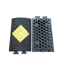 Panneau de réduction de vitesse enroulable, Panneau de réduction de vitesse en PVC noir, Protection de câble, Rampe de protection, Panneau de réduction de vitesse liquide, Moule de panneau de réduction de vitesse, Panneaux de réduction de vitesse solaires