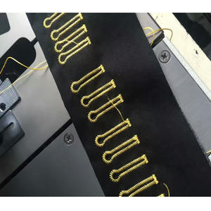 La máquina de ojales industrial 9820 se utiliza <span class=keywords><strong>para</strong></span> hacer ojales en chaquetas de traje - Product Image 5