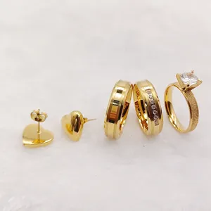 さまざまなスタイルのファッションUSA18kゴールドメッキジュエリーイヤリングブライダルセット女性は結婚式の婚約指輪を約束します