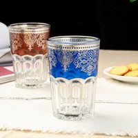 Vente en gros Teeglaser marocain traditionnel 6oz Set Nejra Tasse en verre Lot de 6 Café Thé Eau Potable Verre Coloré Gobelet