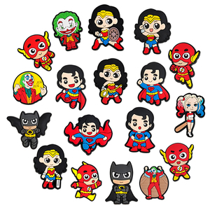 จี้รองเท้าลายตัวละครมาร์เวล DC Justice <span class=keywords><strong>Alliance</strong></span> ของตกแต่งรองเท้าแบบ DIY อุปกรณ์เสริมรองเท้า ตัวล็อคยาง PVC สำหรับรองเท้าแบบสวม ขายส่ง - Product Image 1
