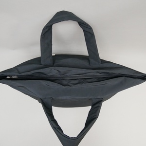 Sac fourre-tout en nylon noir grande capacité, léger, imperméable, sac à bandoulière de voyage, sac à main décontracté rembourré pour usage quotidien, gym, shopping - Product Image 4