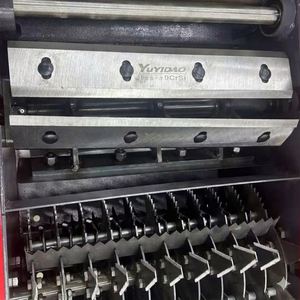 Hacheuse d'ensilage diesel robuste et durable, adaptée à la production d'aliments pour bétail, moutons et chevaux à la ferme - Product Image 2