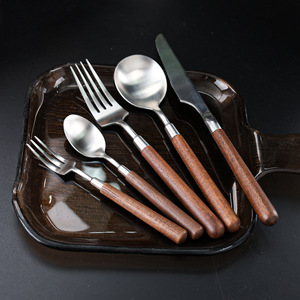 Juego de cubiertos de acero inoxidable 304 con mango de madera de nogal, estilo sencillo, cuchillo para carne, tenedor, cuchara, vajilla para restaurantes occidentales - Product Image 2