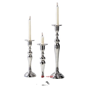 Ensemble de 3 bougeoirs en aluminium nickelé argenté et brillant pour décoration de jardin et d'église de Noël - Product Image 2