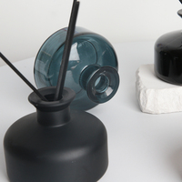 Nouvel arrivage Bouteille décorative ronde en verre diffuseur Bouteille d'aromathérapie roseau Conteneur d'huiles essentielles Bouteilles en verre bocaux diffuseur