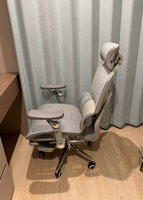 Chaise de bureau ergonomique moderne et confortable à dossier haut en maille, pivotante et réglable, idéale pour salle de réunion, bureau de direction ou de travail, directement de l'usine.