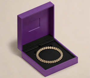 Logo personnalisé pour boîte à bagues et boîte d'emballage de bijoux en cuir PU violet haut de gamme - Product Image 1