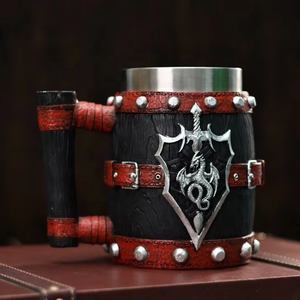 Chope à bière de style baril fantaisie avec décor de dragon, objet de collection décoratif - Product Image 4