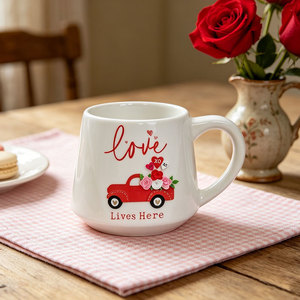 Taza de Café de Cerámica con Diseño de Camión del <span class=keywords><strong>Amor</strong></span> para el Día de San Valentín, Taza de Té con Estampado de Corazón 'El <span class=keywords><strong>Amor</strong></span> Vive Aquí', Souvenir Promocional para Venta Minorista - Product Image 3