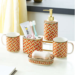 ชุดอุปกรณ์ห้องน้ำเซรามิกคู่รัก 5 ชิ้น ชุดแปรงสีฟัน แก้วน้ำ ลดราคา - Product Image 2