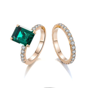 Anello in Oro Giallo 18K Massiccio con Smeraldo Coltivato in Laboratorio Certificato GRC da 2 Carati, Gioiello Raffinato, Anello di Fidanzamento, Fede Nuziale per Donne - Product Image 1