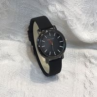 Montre analogique en silicone à quartz pour couples, style médiéval, étanche, idéale pour les étudiants et les tenues tendance pour les examens