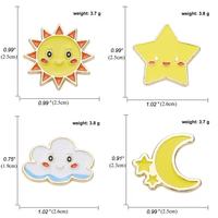 En gros, Nouvelles Broches de revers en métal émaillé, créatives et adorables, à motifs de dessins animés Soleil et Lune, Nuage et Étoile, pour enfants