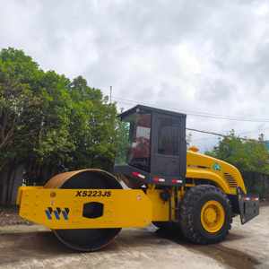 Rodillo compactador de ruedas XS223J usado, pocas horas de trabajo, sin fugas de aceite ni humo negro, motor diésel, tambor reforzado, ¡gran oferta! En stock. - Product Image 4