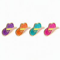 Pin de solapa esmaltado personalizado con diseño de sombrero de vaquero y vaquera, estilo country, con purpurina rosa, accesorio de regalo para mujer