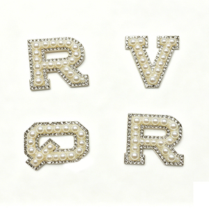 Parches de letras de diamantes de imitación de perlas blancas autoadhesivas personalizadas 4,5 cm pequeño diamante bordado flor formas de corazón para sombreros ropa - Product Image 6