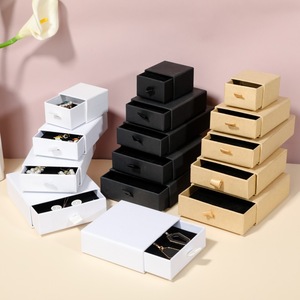 Scatola Portagioie Minimalista Personalizzabile in Carta per Anelli, Collane, Bracciali e <span class=keywords><strong>Orecchini</strong></span> - Confezione Regalo Universale - Product Image 1