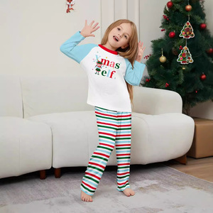 Conjunto de Natal para Pais e Filhos, Estilo Mãe e Filho, Conjunto de Outono para Famílias, Três ou Quatro Peças com Estampas de Letras Listradas, Estilo Europeu-Americano - Product Image 4