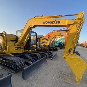 Excavatrice sur chenilles Komatsu PC60 d'occasion, neuve pour projets agricoles et résidentiels, 6 tonnes, équipement essentiel incluant moteur, pompe, boîte de vitesses, roulement. - Product Image 1