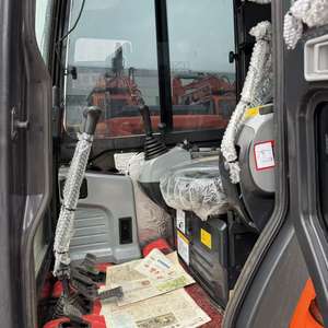 Mini-excavatrice Kubota U55-4 d'occasion de haute qualité, en excellent état, avec une masse opérationnelle de 5 tonnes et un moteur, à vendre - Product Image 5