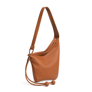 Sacs à bandoulière en cuir véritable populaires à faible MOQ pour femmes - Portables, légers, inspirés des créateurs, forme unique 2026 - Product Image 6