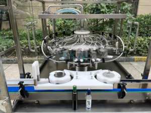 Lavadora automática de botellas de tipo inverso para limpieza de botellas de aceite cosmético y alimentos - Product Image 5