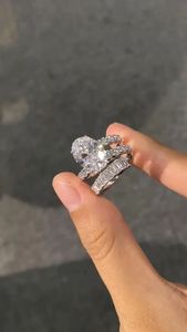 Anillo de Compromiso Clásico con Diamante Ovalado de 2 Quilates Cultivado en Laboratorio, Oro Amarillo de 14K, Joyería Nupcial con Certificación IGI - Product Image 3