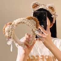 Niedliches handgemachtes Plüsch-Stirnband mit Bärenohren und Spitzenbogen – Süßes Haar-Accessoire für Damen zum Gesichtwaschen zu Hause, mit hoher Krone