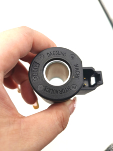 Pieza de excavadora 14550884 14550883 14527267 para Volvo EC55 210B/240B/290B núcleo de válvula de bobina de válvula solenoide de bloqueo de seguridad piloto - Product Image 6